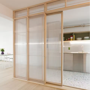 Portes coulissantes en <span class=keywords><strong>bois</strong></span> à lattes modernes pour maisons, nouveau design, intérieur, <span class=keywords><strong>placard</strong></span> en <span class=keywords><strong>bois</strong></span>, cuisine, salon, portes de séparation, panneaux à lattes - Product Image 3