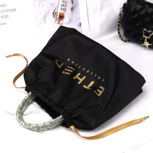 Sac à poussière en satin noir grand format avec logo personnalisé imprimé pour sac à main, cordon de serrage, promotion, pochette en satin mat et soie - Product Image 2