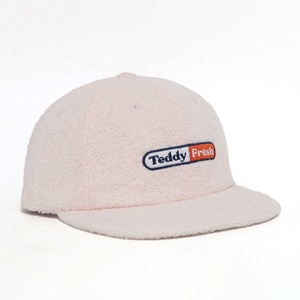 Servizio OEM/ODM, Cappello Snapback Invernale a 6 Pannelli con Visiera Piatta per Donna, Design Personalizzabile con Logo Ricamato su Tessuto in Spugna - Product Image 3