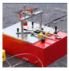 Máquina CNC motorizada completamente automática para la fabricación de marcos de madera maciza con tenonadora de cola de milano y mecanismo de engranajes para marcos de <span class=keywords><strong>fotos</strong></span>/impresiones. - Product Image 2