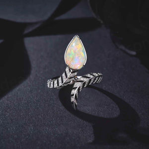 แหวนโอปอลสีขาวชุบทองคำเหลือง ประดับบนเงินแท้ 925 - Product Image 3