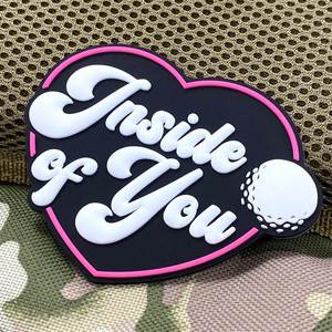 Patchs en caoutchouc PVC souple personnalisés avec logo 3D/2D en relief, motif cœur 3D pour vêtements et chapeaux, technique brodée, accessoires vestimentaires - Product Image 1