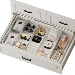 Verstelbare, uittrekbare opbergboxen voor huisdieren, cosmetica, kaptafel, keukenkast en diverse spullen. - Product Image 1