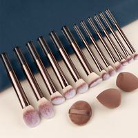 Ensemble de pinceaux de maquillage en fibres synthétiques à manche métallique long de 12 couleurs, outils de beauté plats et carrés, nouveaux tampons cosmétiques, fard à paupières, blush