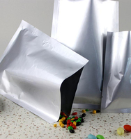 Vente en gros de sacs d'emballage de collations scellés 3 côtés en plastique aluminium à prix abordable personnalisés sacs sous vide argentés solides