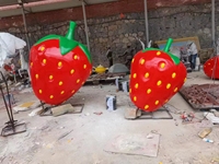 Outdoor Fruit Grote Glasvezel Aardbei Standbeeld Voor Tuindecoratie