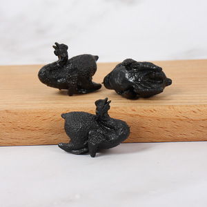 จี้รูปไก่จิ๋ว PVC, ของเล่นอาหารจิ๋วรูปไก่, โมเดลไก่ทั้งตัว, ของตกแต่งรูปไก่ตุ๋นจำลองสร้างสรรค์ - Product Image 2