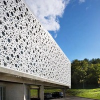 Fabriqué en Chine : conception 3D de façade de magasin/hôtel et panneau mural extérieur en aluminium perforé imperméable