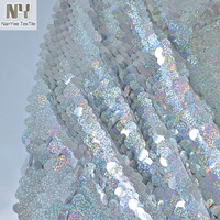 Tissu Nanyee en maille polyester fluorescente, lourd, 18 mm, avec disques pendulants et grands points de sequins holographiques argentés, pour accessoires de mariage