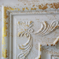 Dalles de plafond en PVC à poser, panneaux muraux gaufrés, design moderne et étanche pour usage hôtelier PL39, couleur blanc cassé doré