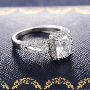 Anello di Diamanti F466 con Taglio Radiant, Diamante Naturale, Classico Anello di Fidanzamento per Donna - Product Image 4