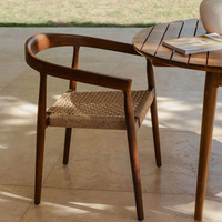 Ensemble de chaises de salle à manger et tables de loisirs en teck moderne pour l'extérieur avec coussins à séchage rapide