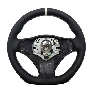 พวงมาลัยแบบแถบสีขาวหนังเรียบสำหรับ BMW อุปกรณ์เสริมรถยนต์ E90 - Product Image 1