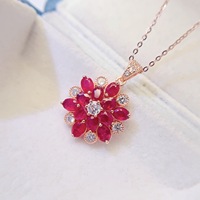 925 Sterling Silber Natürlicher Roter Rubin Blumenanhänger Floraler Cluster Halo Charm Halskette für Großhandel und OEM-Sonderbestellungen