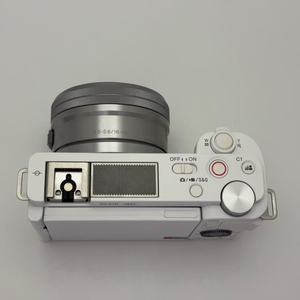 Cámara DSLR <span class=keywords><strong>Sony</strong></span> <span class=keywords><strong>ZV</strong></span>-E10 para Vlog, Lente de 16-50 mm, 24.2MP, Video 4K, AF Híbrido Rápido, Pantalla LCD Variángulo, Grado <span class=keywords><strong>A</strong></span>+, Venta al Por Mayor - Product Image 4