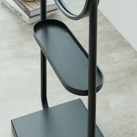 Miroir sur pied moderne de luxe argenté au design tendance inspiré de la décoration murale pour chambre de fille, salon, hôtels