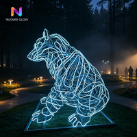 Sculpture lumineuse 3D en fer NUOWEI GLOW en forme d'ours polaire pour des scènes nocturnes époustouflantes, zoos, jardins botaniques, parcs à thème. pour la décoration