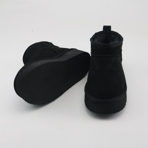 प्लेटफॉर्म सॉल्स के साथ ब्लैक सूट - Product Image 2