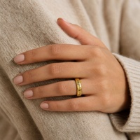 Bagues de couple en acier inoxydable chirurgical plaqué or 18 carats avec texte motivant gravé, bijoux de mode, cadeau, vente en gros