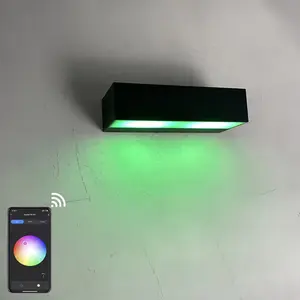 Lusso Tuya APP controllo Wifi Smart alta qualità a basso prezzo fornitore d'oro IP65 alluminio moderno rettangolare applique RGB lampade da parete