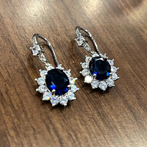 Orecchini Pendenti Floreali con Zaffiro Blu per Donna, Gioielli alla Moda - Product Image 6