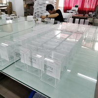 Maßgefertigte Großhandels-Luxus-Klare Judaica-Acryl-Displayständer, Waschbar, Poliert, Vormontiert, mit Individuellem Logo, Hohe Präsentationsständer für Tzedakah