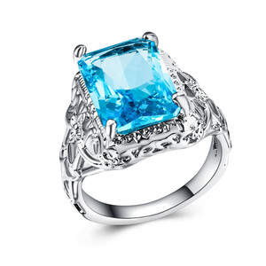 Anello Elegante da Donna con Incisioni Traforate, Accento Blu Scintillante, Gioiello Regolabile in Lega, Stile Moderno - Product Image 1