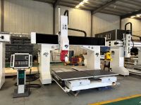 Machine de gravure CNC multifonctionnelle à 5 axes avec double table de travail et table à vide pour le bois, le MDF et la fabrication de moules en résine