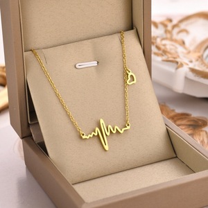 Collier pendentif en acier inoxydable en forme de cœur électrocardiogramme, unisexe, sportif, simple, assorti à tout, chaîne de clavicule, bijoux tendance - Product Image 1