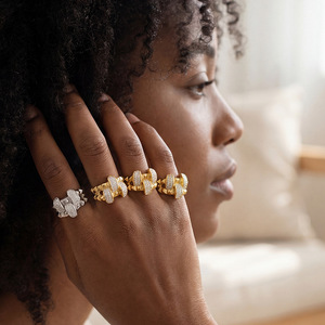 Anillos de Cóctel Geométricos para Mujer, Chapados en Oro de 18K, con Circonita Cúbica, Estilo Glamuroso, Joyería para Uso Diario y Fiestas - Product Image 1
