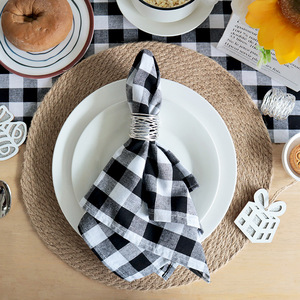 <span class=keywords><strong>Serviette</strong></span> de décoration de Noël à carreaux en coton <span class=keywords><strong>rouge</strong></span> et noir <span class=keywords><strong>Serviette</strong></span> de cuisine de style occidental <span class=keywords><strong>Serviette</strong></span> carrée Napperon de table en lin - Product Image 3