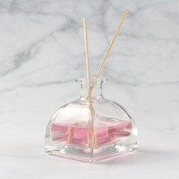 Diffuseur de parfum à roseaux en verre transparent de 100 ml en forme de pyramide avec bouchon