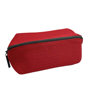 Vente directe de trousse de maquillage personnalisée de grande capacité avec fermeture à glissière marque de trousse de maquillage à grille étanche lettre motif léopard - Product Image 1