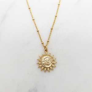 <span class=keywords><strong>2022</strong></span> à la mode minimaliste 18K plaqué or collier en acier inoxydable délicat lune et soleil lien chaîne maman cadeau pour <span class=keywords><strong>les</strong></span> femmes - Product Image 4