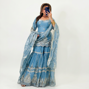 Salwar Kameez Azul Bordado con Lentejuelas y Adornos de Cuentas, Corte Ajustado para Mujer, Traje Tradicional de Seda para Bodas y Fiestas de Verano - Product Image 1
