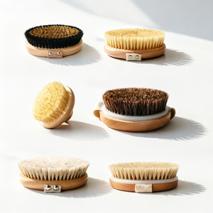 Spazzola per il Corpo in Legno Naturale Ecologico di Alta Qualità con Setole di Cinghiale per Pelle Secca, Esfoliante per Cellulite e Trattamenti SPA - Product Image 1