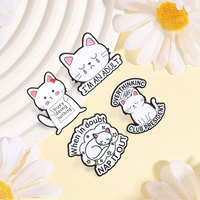 Turbo Granny Glückskatze Emaille-Anstecknadel Kawaii Dreifarbige Katze Geometrische Biene Goldfisch Enten-Brosche Reversnadel Taschen-Abzeichen Schmuck Geschenk für Freunde