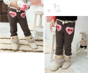 Venta al por Mayor en Línea de Ropa Infantil, Pantalones Largos con Encaje y Estampado de Corazones para Niñas Pequeñas, de Proveedor Chino - Product Image 6