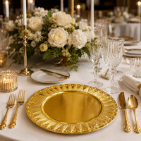 Assiettes de présentation de luxe en PP pigmenté, durables, motif flocon de neige or et argent personnalisé, pour mariages, hôtels et fêtes - Vente en gros 2026