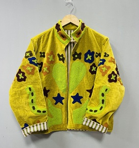 Chaqueta de Terciopelo Bordada Suzani en Oferta, Cuello Alto, Manga Larga, Patrón Bordado a Mano, Ropa Cálida para Invierno - Product Image 4