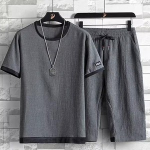 Conjunto de Dos Piezas de Seda de Hielo para <span class=keywords><strong>Hombre</strong></span>, Camiseta Deportiva Casual de Verano de Manga Corta con Pantalones Cortos, Atuendo Moderno y Combinable - Product Image 1