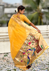 Saree Paithani en organza jaune traditionnel avec un design tissé Zari complexe, parfait pour les occasions festives et les vêtements ethniques élégants - Product Image 2