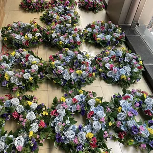 Guirnalda de flores decorativas coloridas y guirnalda de flores funerarias artificiales personalizadas