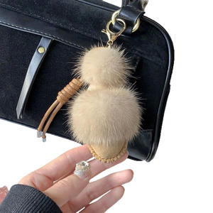 JAMELIN Vente <span class=keywords><strong>en</strong></span> gros <span class=keywords><strong>Mini</strong></span> bottes de neige <span class=keywords><strong>en</strong></span> fourrure, gants, pantoufles, porte-clés <span class=keywords><strong>en</strong></span> peluche, porte-clés <span class=keywords><strong>en</strong></span> vison Kawaii, cadeau pour fille, porte-clés <span class=keywords><strong>pompon</strong></span> - Product Image 6