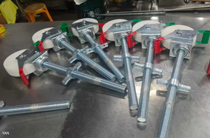 Roues de chariot réglables en nylon <span class=keywords><strong>MC</strong></span> robustes avec frein de blocage, roues de construction durables pour plateformes d'échafaudage - Product Image 4