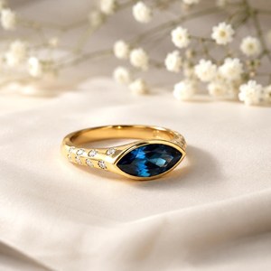 Anillo de Topacio Azul de Londres con Corte Marquesa, Hecho a Mano, con Gema Azul, Minimalista, Chapado en Oro de 18K, Joyería, Regalo de Piedra de Nacimiento de Diciembre - Product Image 5