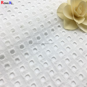 Pas cher RXF0534 Suisse Dentelle 100% Coton Biologique Broderie Inde Coton Tissu avec Trous pour Robe de Mariée et Vêtements - Product Image 2