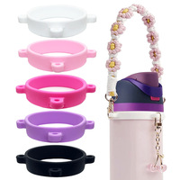En gros, Ensemble d'accessoires décoratifs pour tasses, comprenant des protège-bases en silicone, des cordons tressés et des accessoires suspendus en forme de fleur