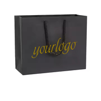 Sacs en papier de luxe écologiques recyclés, résistants à l'humidité, avec poignées longues, pour vêtements, chaussures, fourrures, bouquets de fleurs et cadeaux (vente en gros)