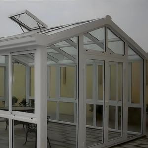 Véranda extérieure préfabriquée au design moderne et à <span class=keywords><strong>prix</strong></span> abordable avec <span class=keywords><strong>toit</strong></span> en verre trempé pour villas et hôtels - Product Image 1